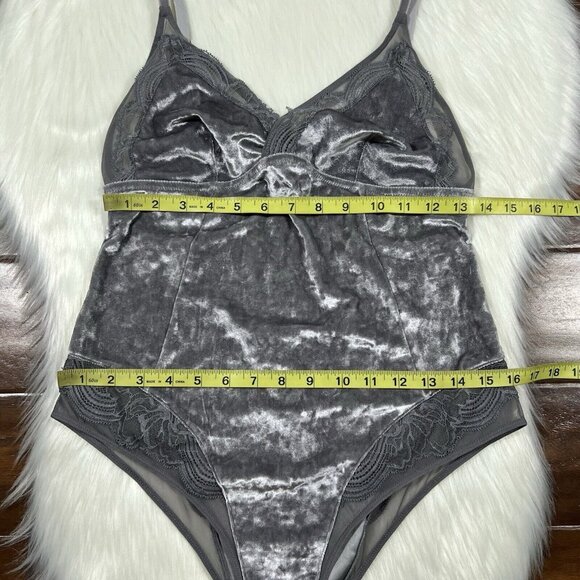 Soma Women's Size Medium Velvet‎ Illusion Excalibur Bodysuit Teddy Lingerie - Picture 5 of 11
